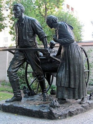 The Handcart Pioneer Monument , by Torleif S. Knaphus , located on ...