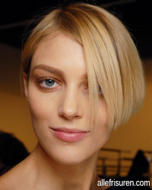 Anja Rubik Short Hair