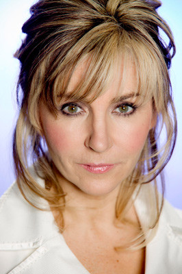 Thread: Classify English classical/opera singer Lesley Garrett