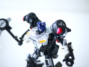 ... -fj-optimus-prime-3213166 Transformers FJ Optimus Prime In-Hand