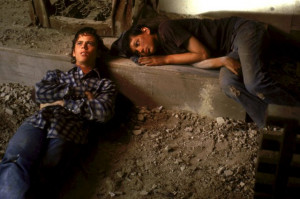 Still of C. Thomas Howell and Ralph Macchio in The Outsiders (1983)