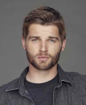 Picture of mike vogel 8135