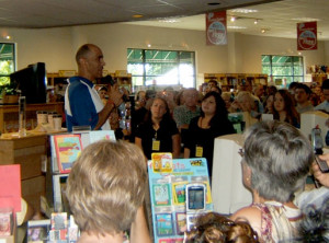 Tony Dungy addressing the crowd before the signing