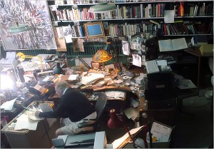 Brilliant People Have Messy Desks!! » Messy Desk (1)