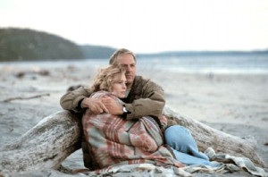 Kevin Costner and Robin Wright in Message in a Bottle (1999).