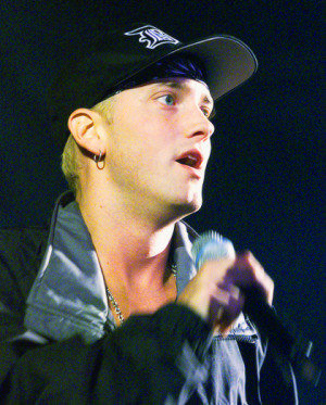 Eminem-eminem-31620952-420-523.jpg