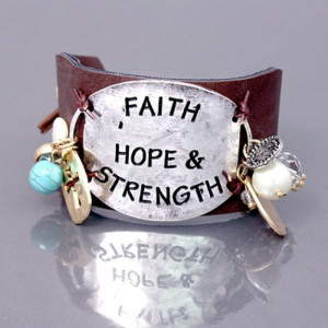 Accessory Accomplice Silvertone Hammer Finish Engraved 