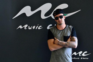 Chris Webby got to stop by and chop it up with Music Choice.