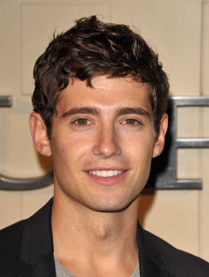 Julian Morris Joins New Girl Season 4 - TV Casting News