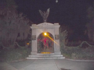 ... Blue Orb Ghost Tours, Savannah, GA > Images > Colonial Park