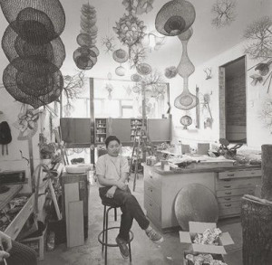 Ruth Asawa with her hanging wire sculptures Ruthasawa, Artists Studios ...