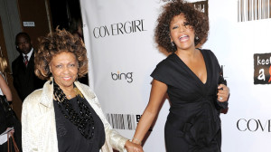 whitney_houston_sissy_houston_slovekin_300910_104582054_640.jpg