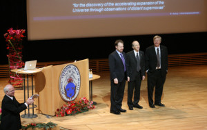 Adam Riess Saul Perlmutter Och Brian Schmidt Foto Erik Huss picture