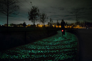 Glow-in-the-dark Bike Path By Daan Roosegaarde