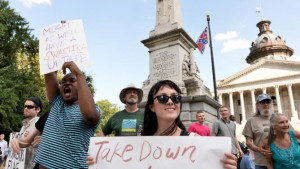 Protesters target Confederate flag after Charleston killings - Yahoo ...
