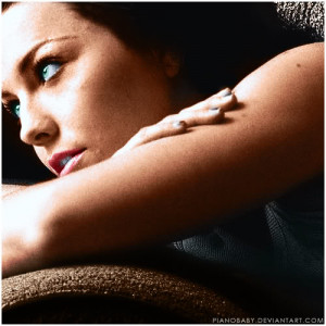 Amy Lee from Evanescence playing the piano during their concert at ...