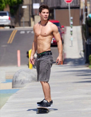 Glee ’s newest hunk, Dean Geyer , shows off his superb physique ...