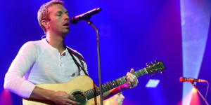 CHRIS-MARTIN-COLDPLAY-facebook.jpg