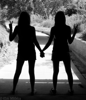 Best Friends Holding Hands | We Heart It