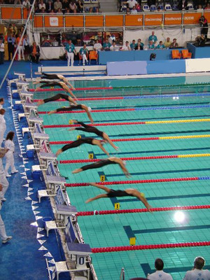 Start of the women's 400 m freestyle at the 2008 European ...