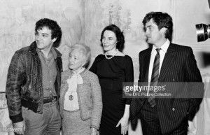 Mandy Patinkin, Roger Rees, Marian seldes and Helen Hayes : News Photo