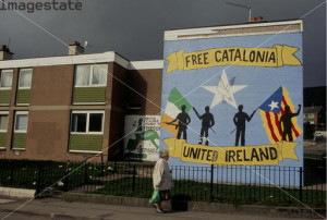 nationalist mural in the Andersontown area linking the Irish ...
