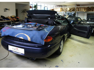 Chrysler Stratus Verdeck 1996 - 2001 während der Montage