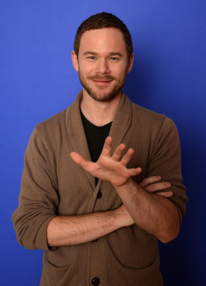 Thread: Classify Canadian Actor Aaron Ashmore