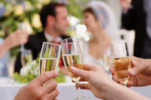 15 Best Wedding Toast Quotes Worth Duplicating