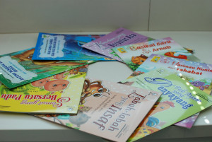 ... Malay story books.. Daddy loves reading them to me!! Love you Daddy