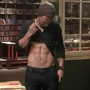 Freddie Stroma ABS Pitch Perfect