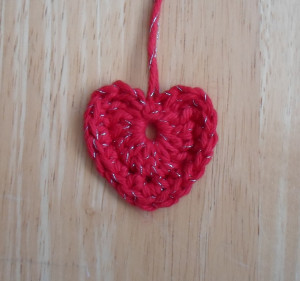 The pattern for these cute little hearts can be found HERE . I just ...