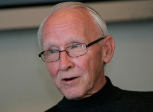 Kirk Kerkorian, casino tycoon, movie mogul, auto investor dies at 98