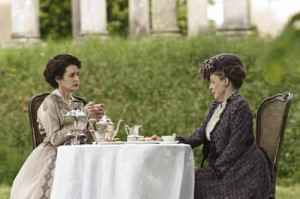Downton Abbey S1: Lady Grantham (Elizabeth McGovern) and the Dowager ...