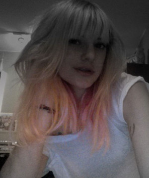 Juliet Simms Hair Orange Pink