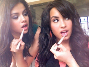 Teen Celebrities Demi Lovato and Selena Gomez