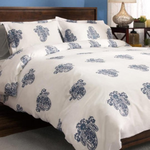 Dorm Bedding Buys: Duvet Covers, Quilts & Comforters at Every Price ...