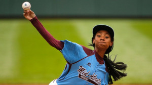 Pennsylvania's Mo'ne Davis pitches during the first inning against ...