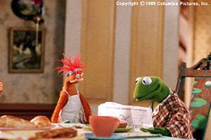 Pepe The King Prawn and Kermit The Frog in Muppets From Space