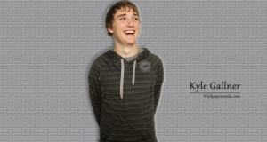 Kyle Gallner Laughing Picture