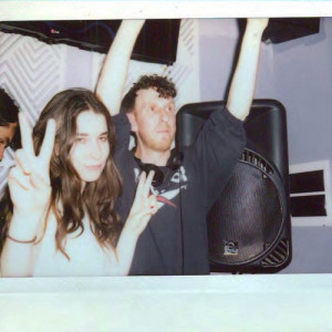 tbt to last weekend, hanging @danielle_haim and @arielrechtshaid at @ ...