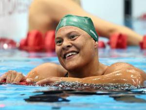 Getty Images SA swimmer Natalie du Toit celebrates after winning gold ...
