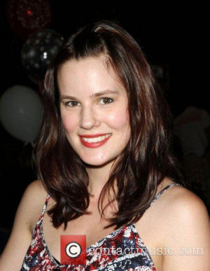 Chelsea Hobbs Pictures