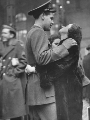 Soldier Saying Goodbye to Girlfriend at Pennsylvania Station before ...