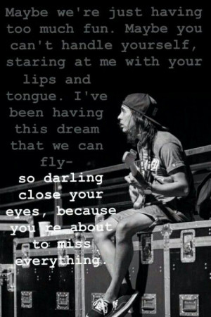 Vic Fuentes- pierce the veil