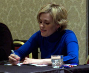 Voice Actress Kari Wahlgren Signing Autographs picture