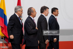 ... chile s president sebastian pinera center accompanied by former