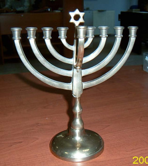 Hanukkah_Candlestick_Candle_Holder.jpg