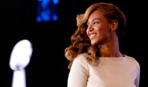 Beyonce Super Bowl Rehearsal (Day 2), Plus Talks Motherhood, More with ...