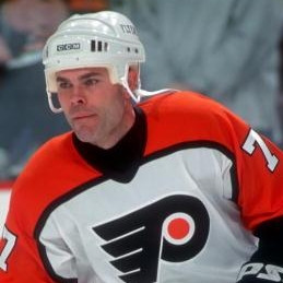 Adam Oates, Flyers (17 games, 2001-02)